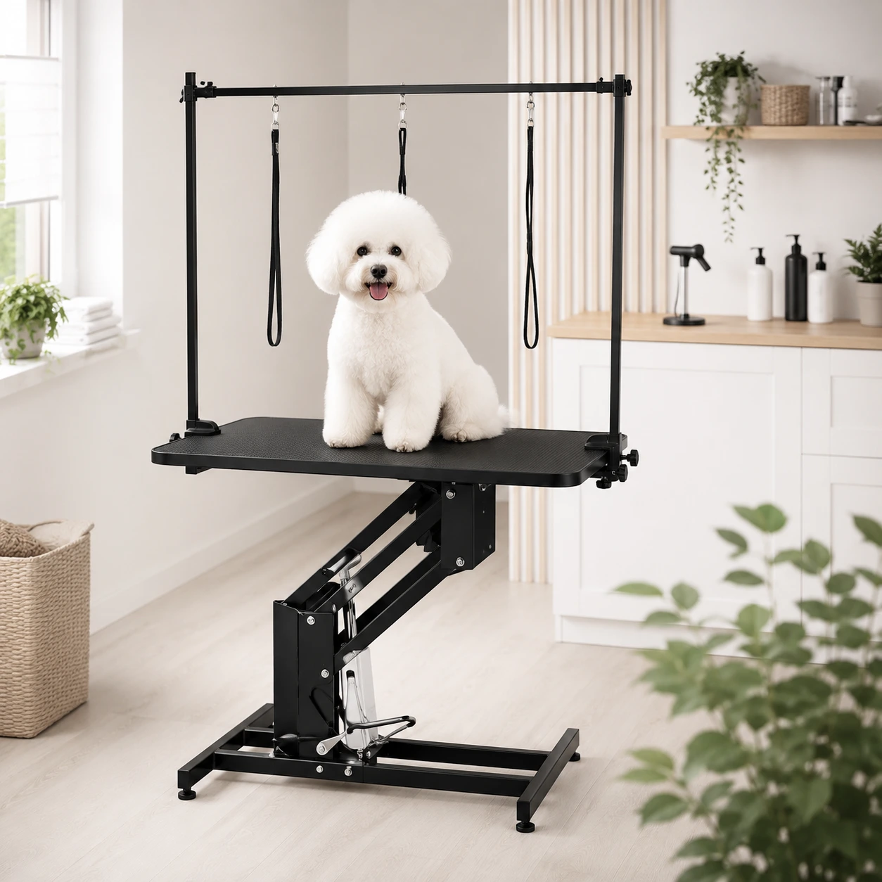 Hydraulinen koiran trimmauspöytä säädettävällä varrella
