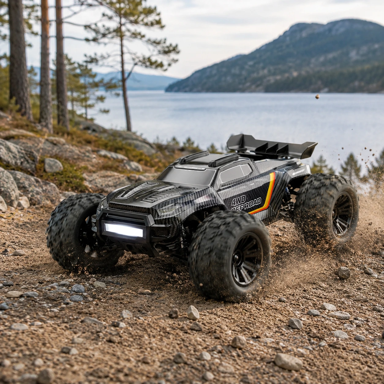 Borstlös RC monstertruck 1:12 med fyrhjulsdrift