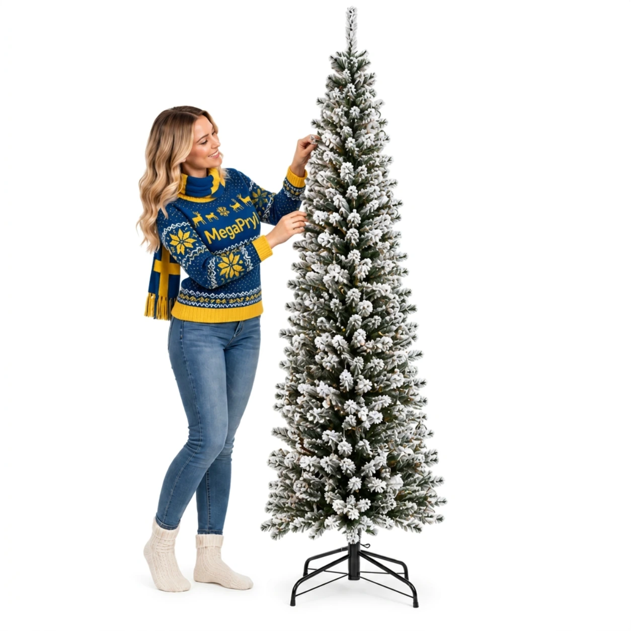Smalt kunstig juletre med snøeffekt og metallfot – 225 cm