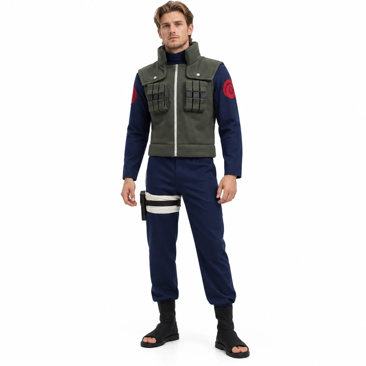 Ninja-cosplayasu sinisellä univormulla ja vihreällä liivillä