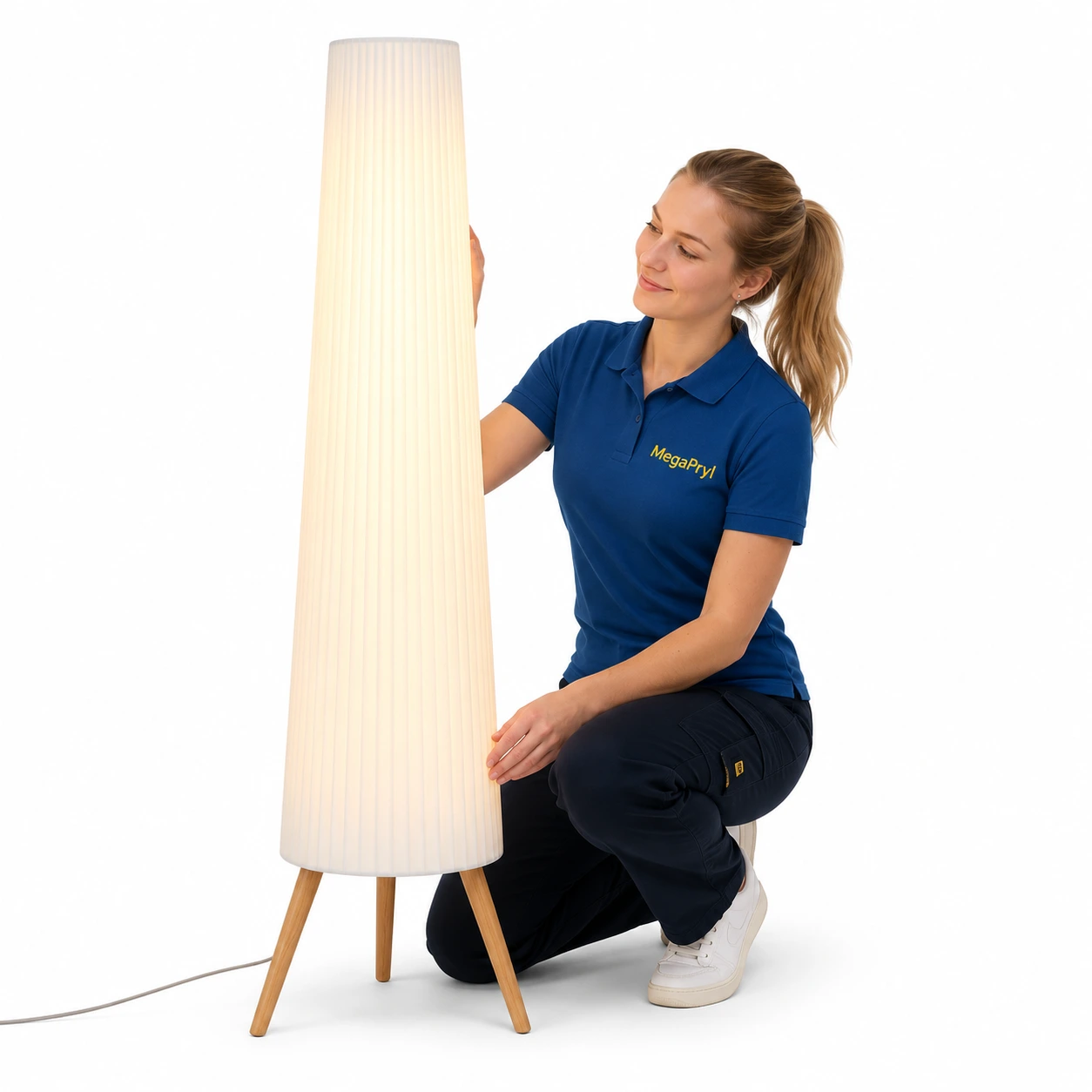 Golvlampa med dimmer och träben, 3 ljusnivåer