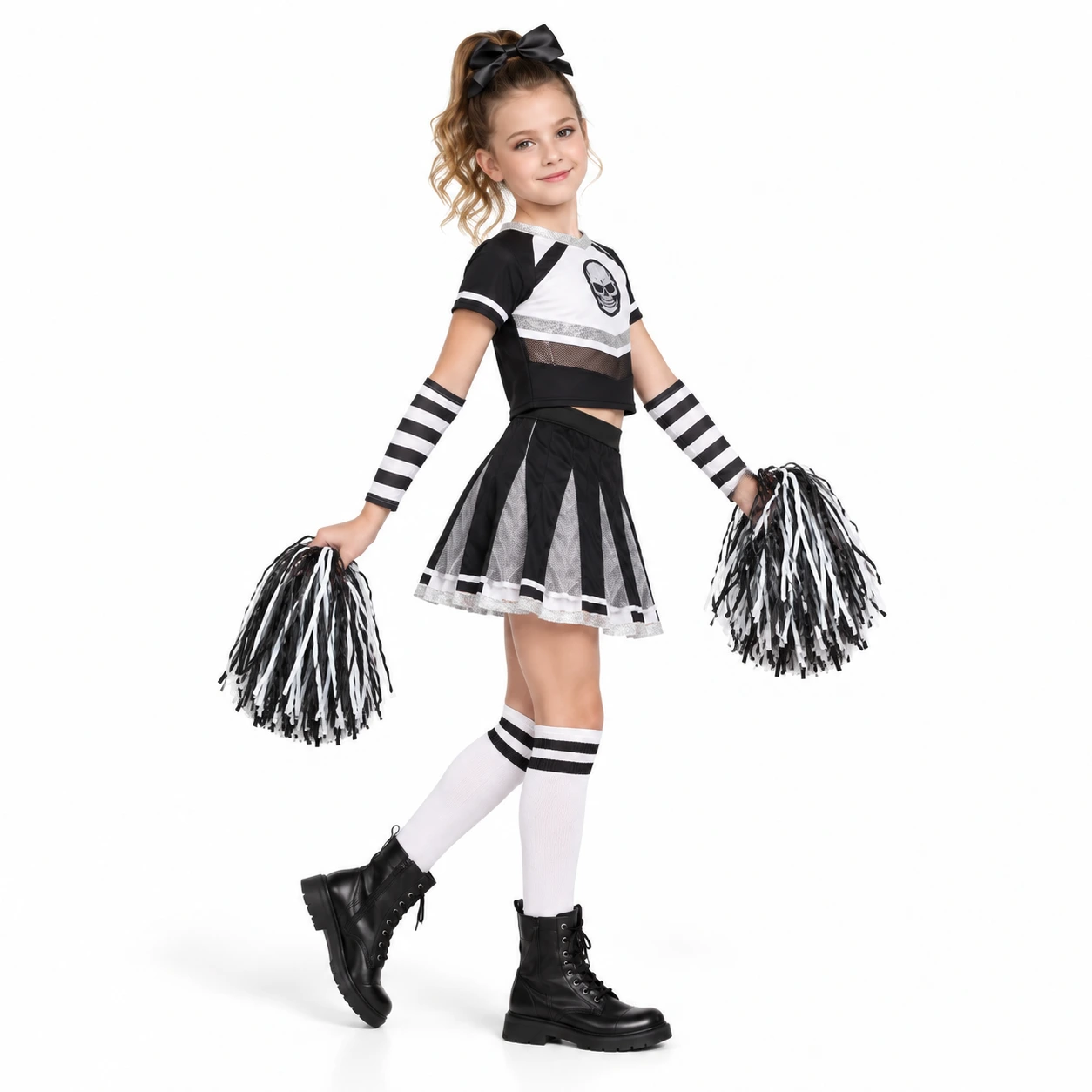 Lasten musta cheerleader-asu yläosalla ja hameella