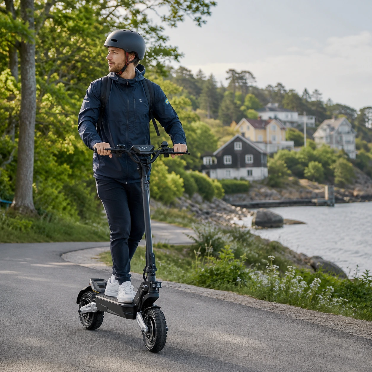 Elscooter Vikbar 900W med 11 Tum och LED-display