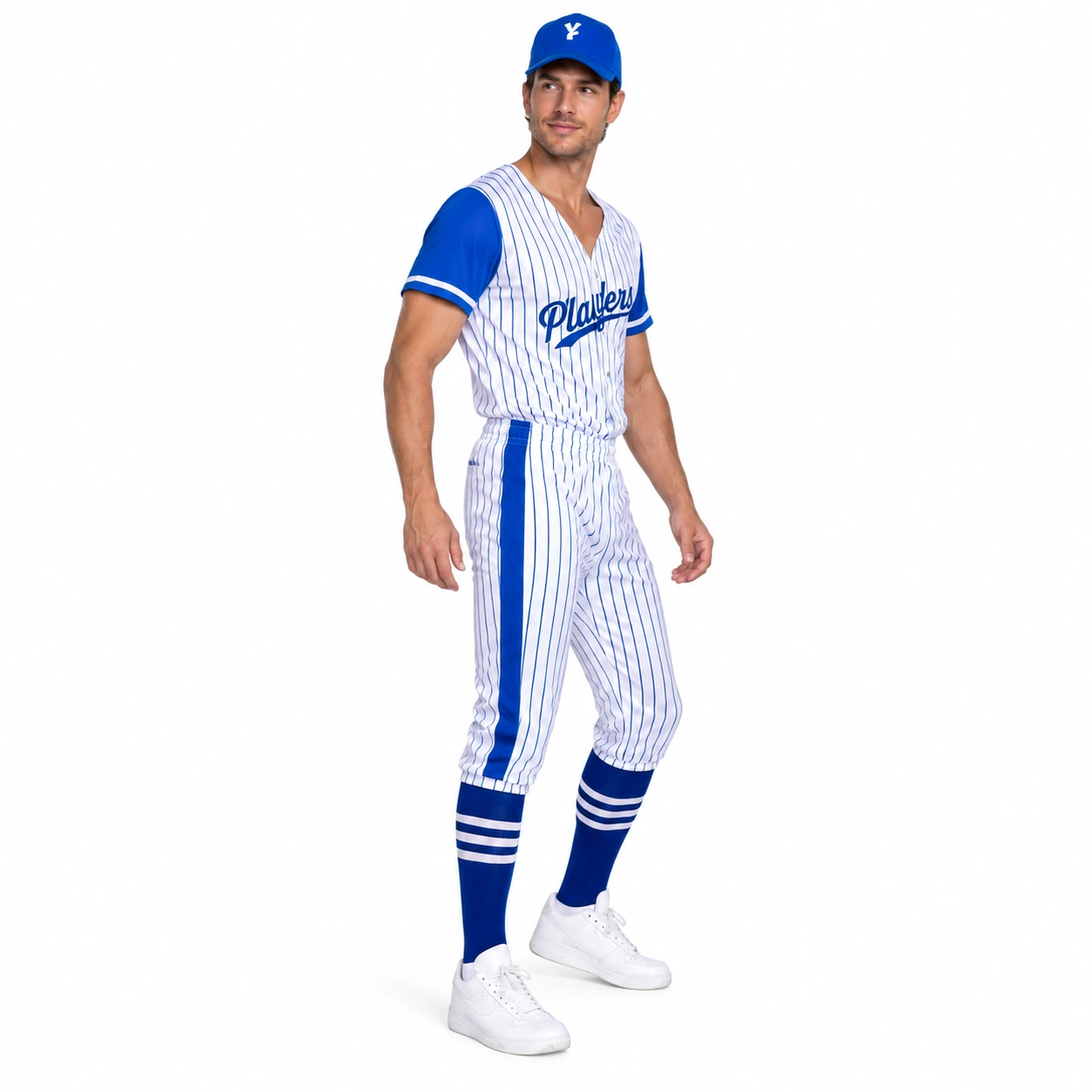 Sinivalkoraidallinen baseballasu lippalakilla ja sukilla