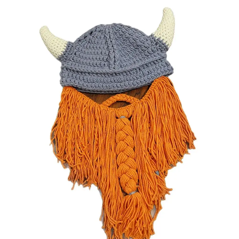 Vikinghatt med Skägg – Stickad Mössa för Vinter 3