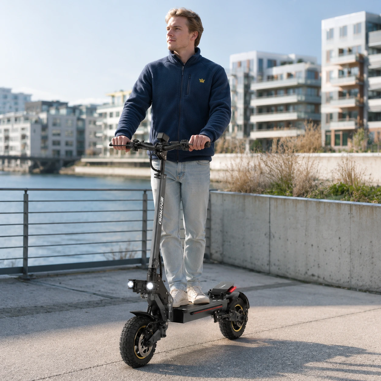 Elscooter Vikbar 800W med 48V 15Ah Batteri och LCD-display
